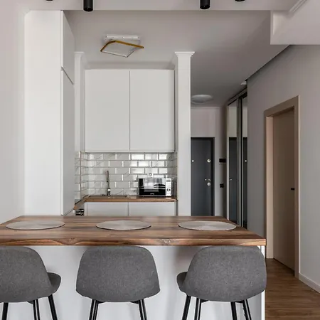 Апартаменти Clujstays Bright